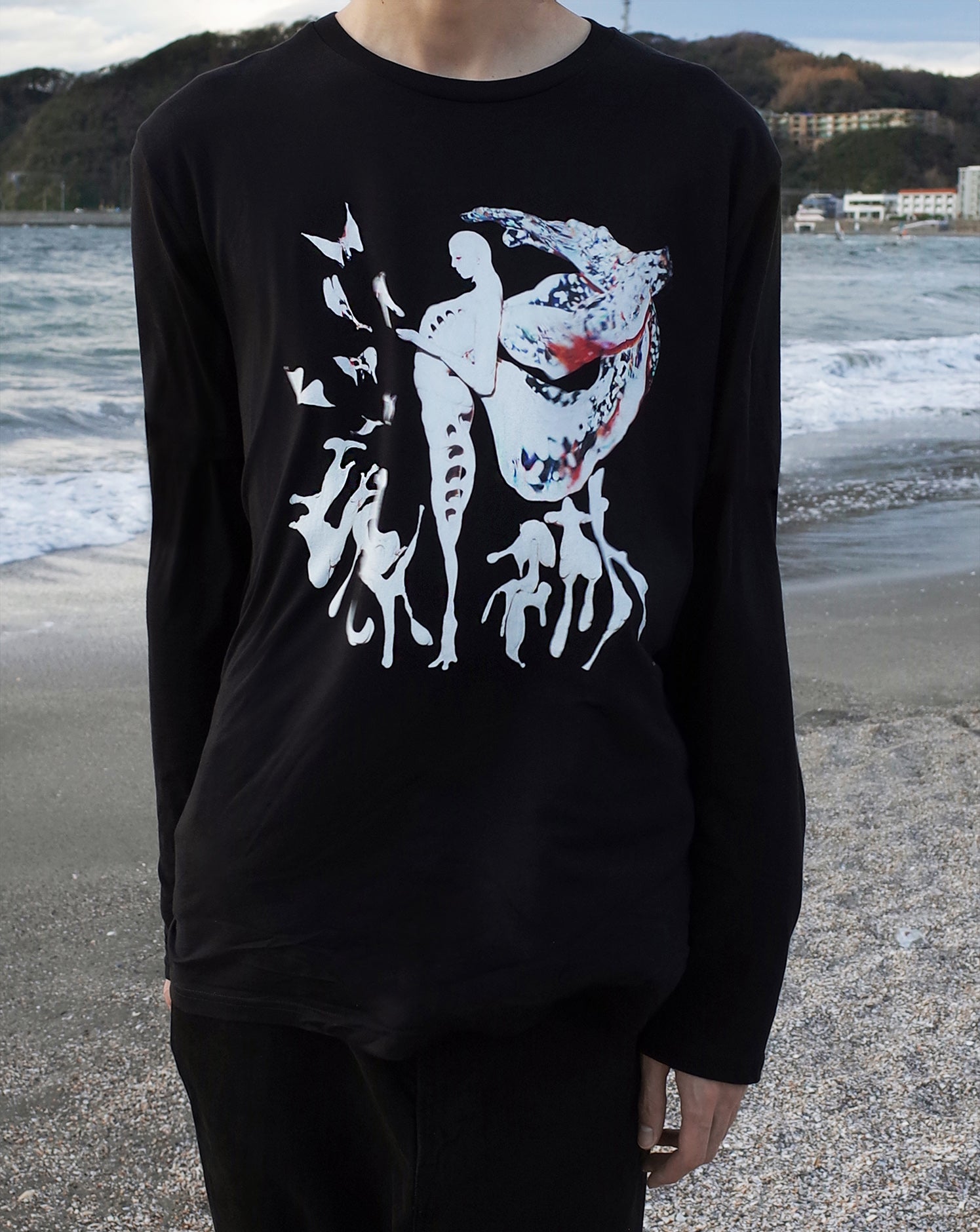 November 20 2019 Jesse Kanda 'Labyrinth' Black Longsleeve T First